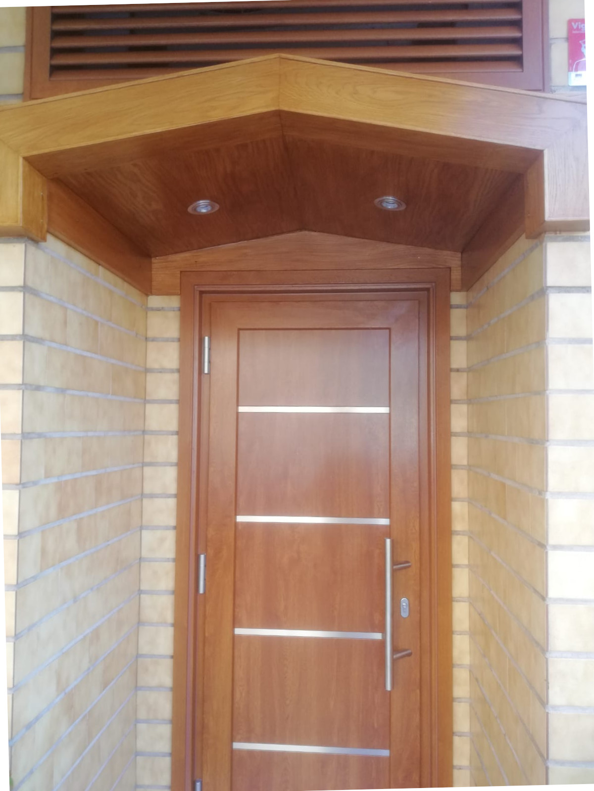 colocación de puertas de exterior